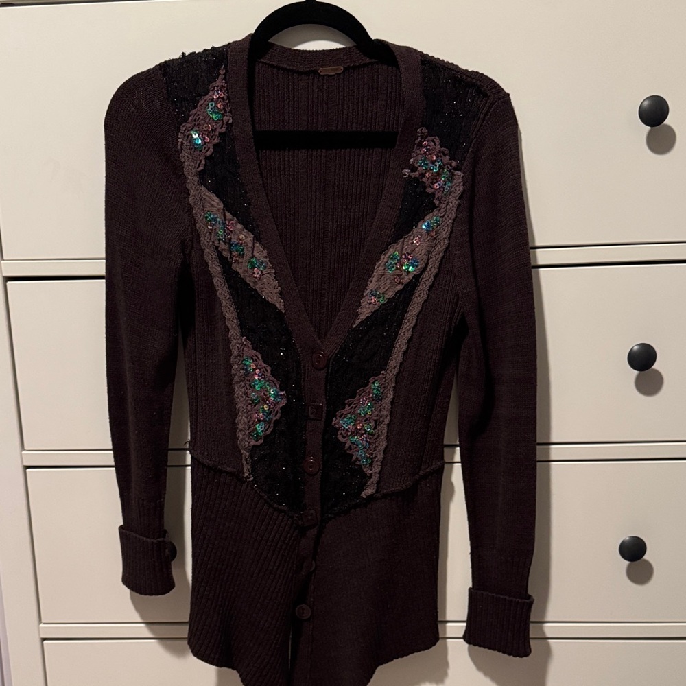 ❤️3 for $30!! Bundle and Save❤️
[FREE PEOPLE] Embellished Brown Cardigan Sweater